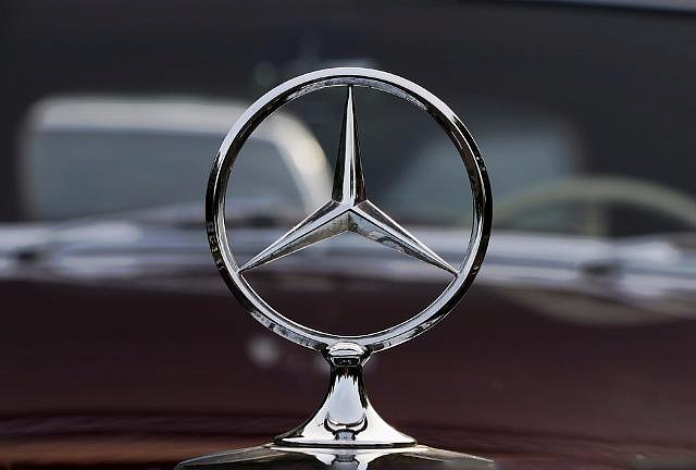 Mercedes-Benz  4,5       