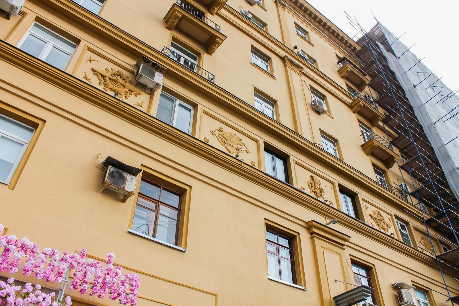 ����� 300 ����� � ����������� �� ������� �������� � ������� �� 11 ���