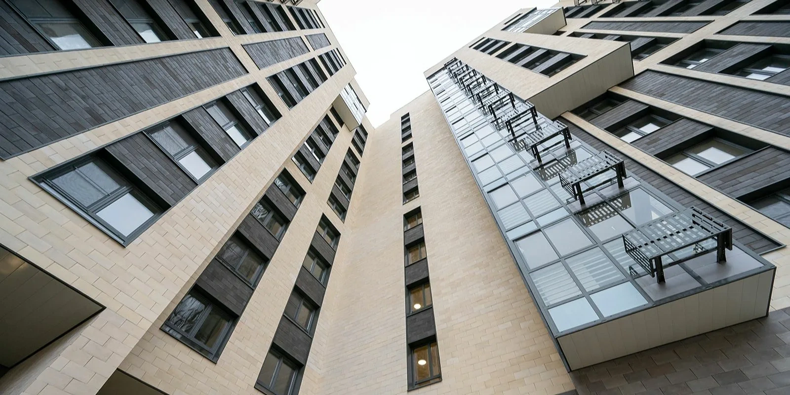 ����� 400 ��������� ���������� � ����������� �� ��������� � ������������ ������