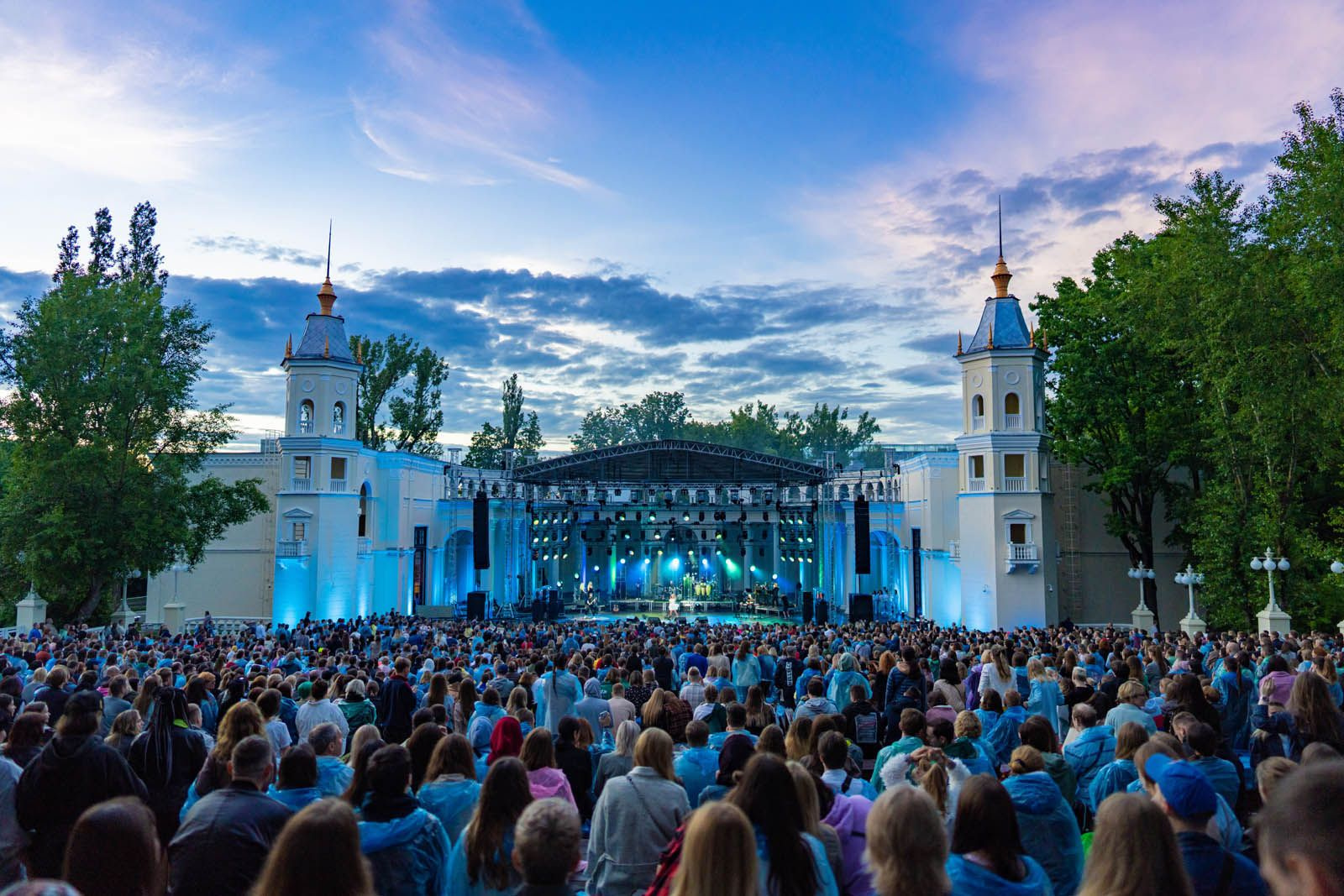 ����� ����� ��������� � ������� ������ ���� � 1 ����