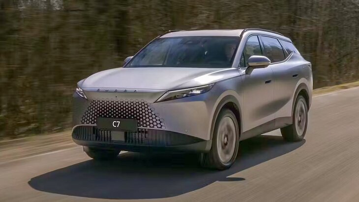 Chery     2,6   Omoda C7