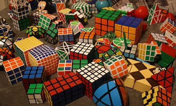 На предстоящей "Библионочи" жителей СВАО научат собирать кубик Рубика 