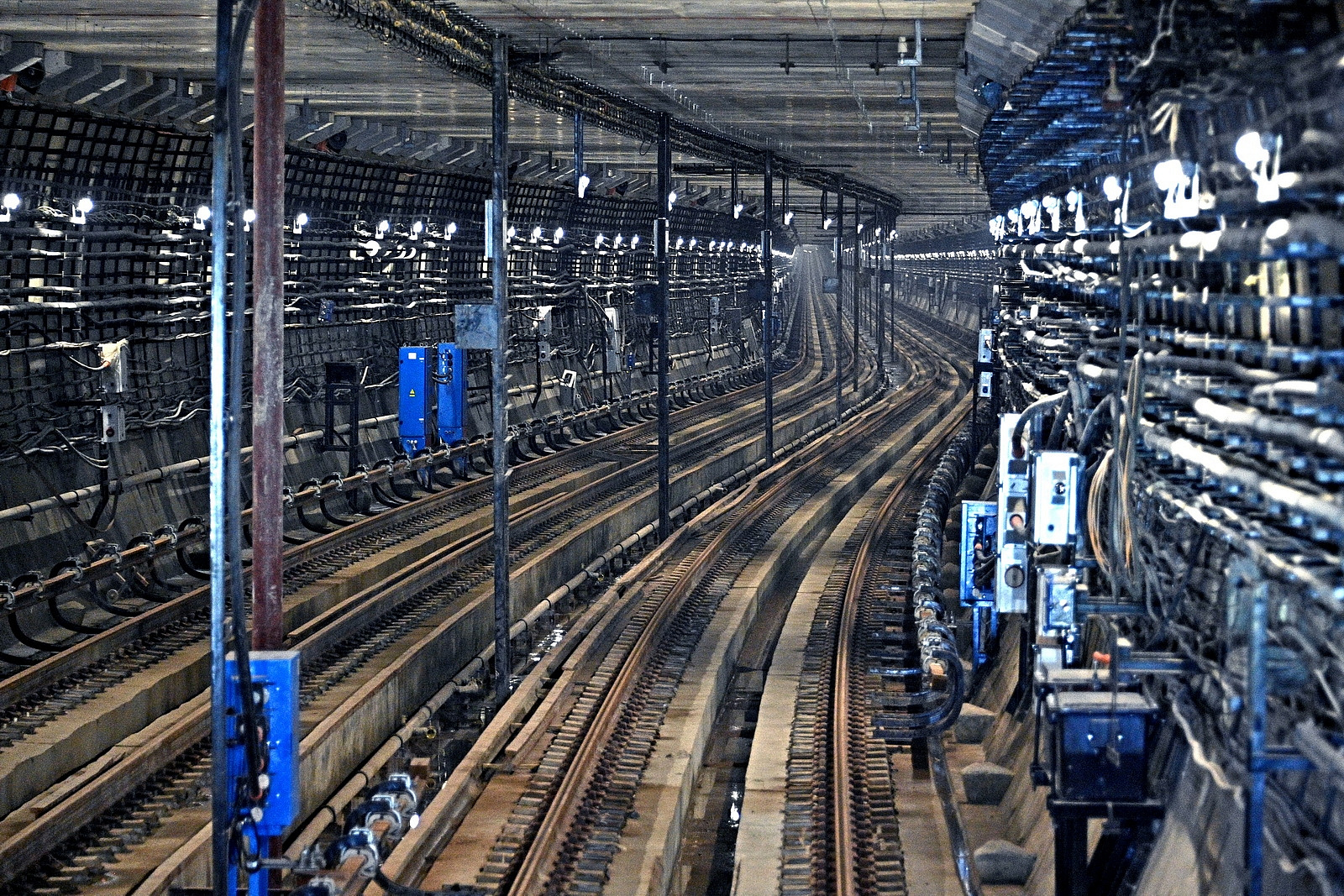 Завершается монтаж эскалаторов на станции «Марьина Роща»