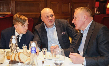 В Московском Столичном клубе встретили экс-руководителя Администрации Президента
